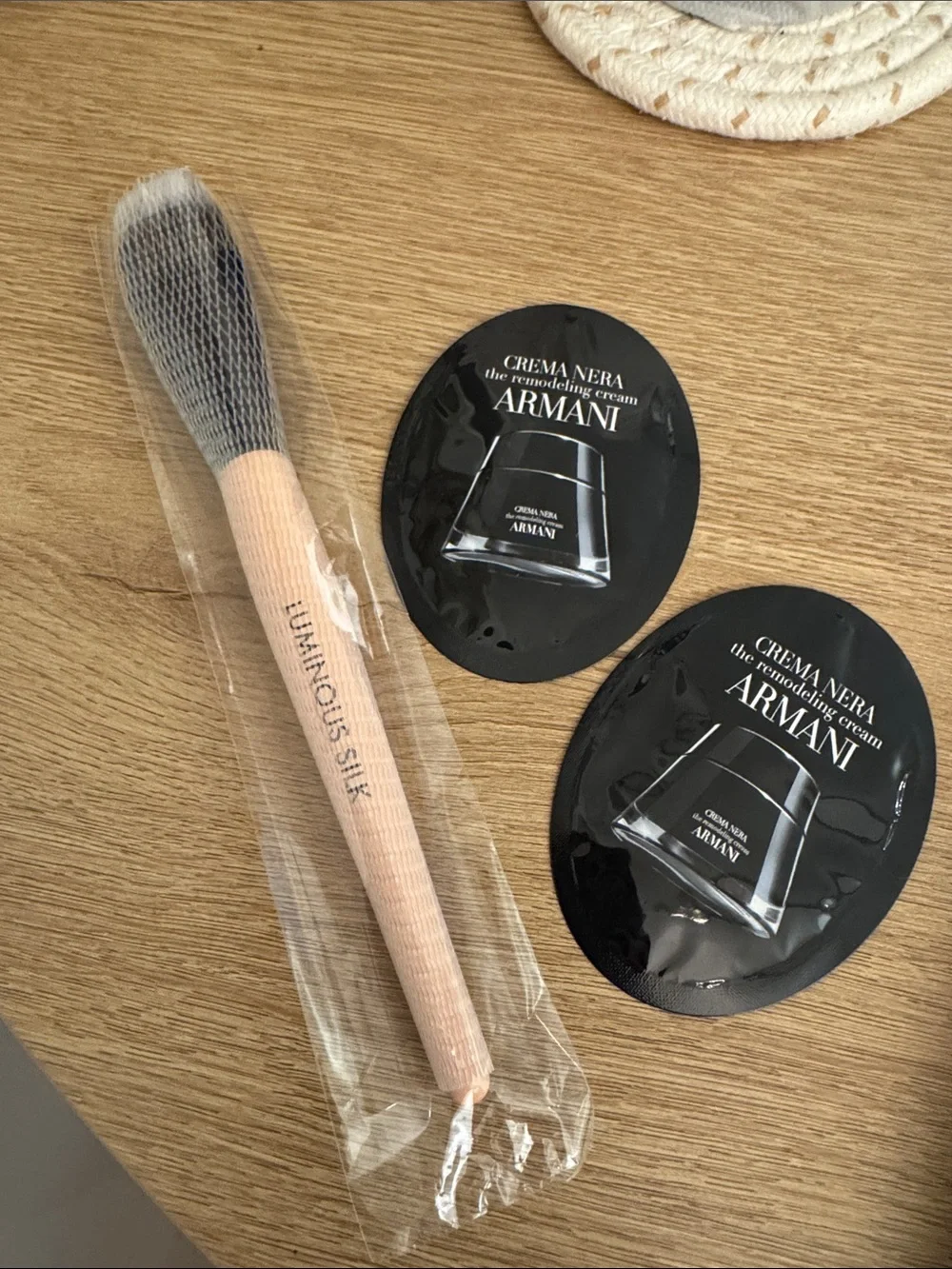 Giorgio Armani Luminous Silk Foundation Brush w/ Samples